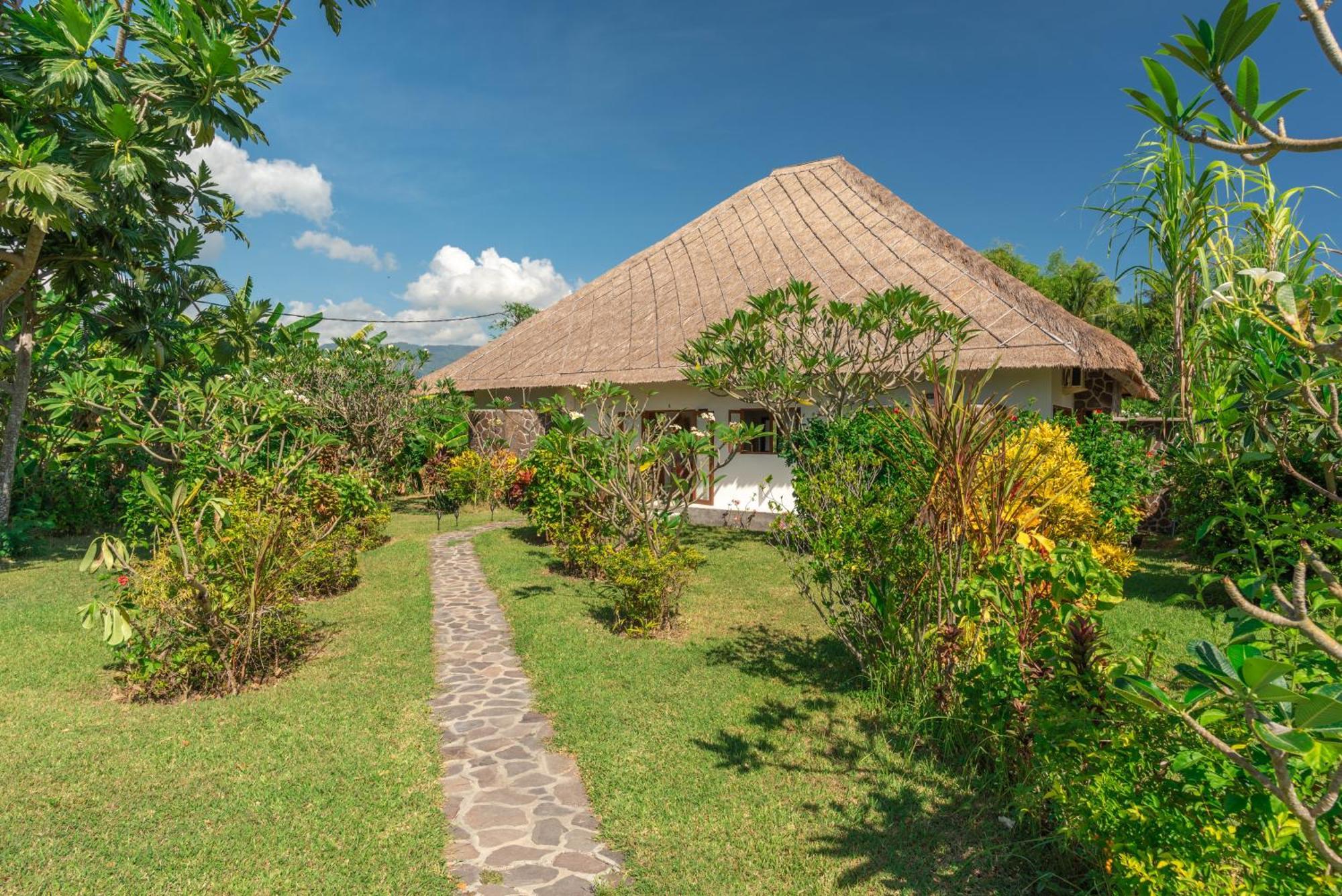 Absolute Beach Front Villa Umeanyar Exterior foto