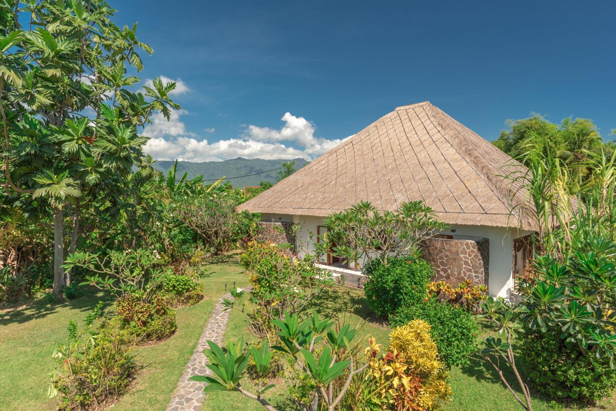 Absolute Beach Front Villa Umeanyar Exterior foto