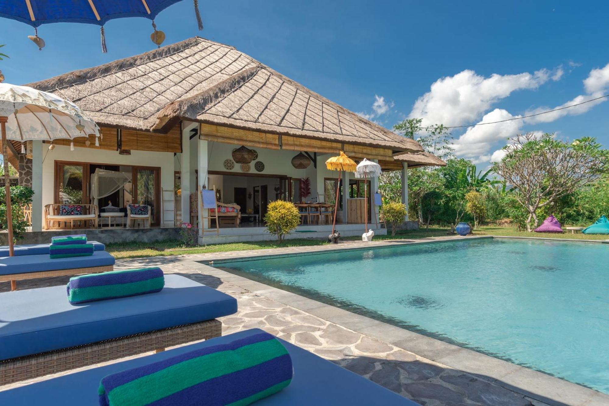 Absolute Beach Front Villa Umeanyar Exterior foto