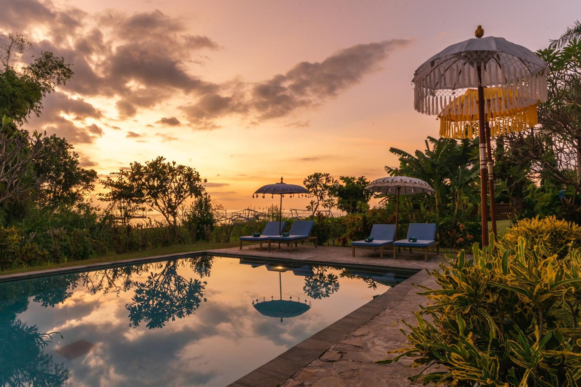 Absolute Beach Front Villa Umeanyar Exterior foto