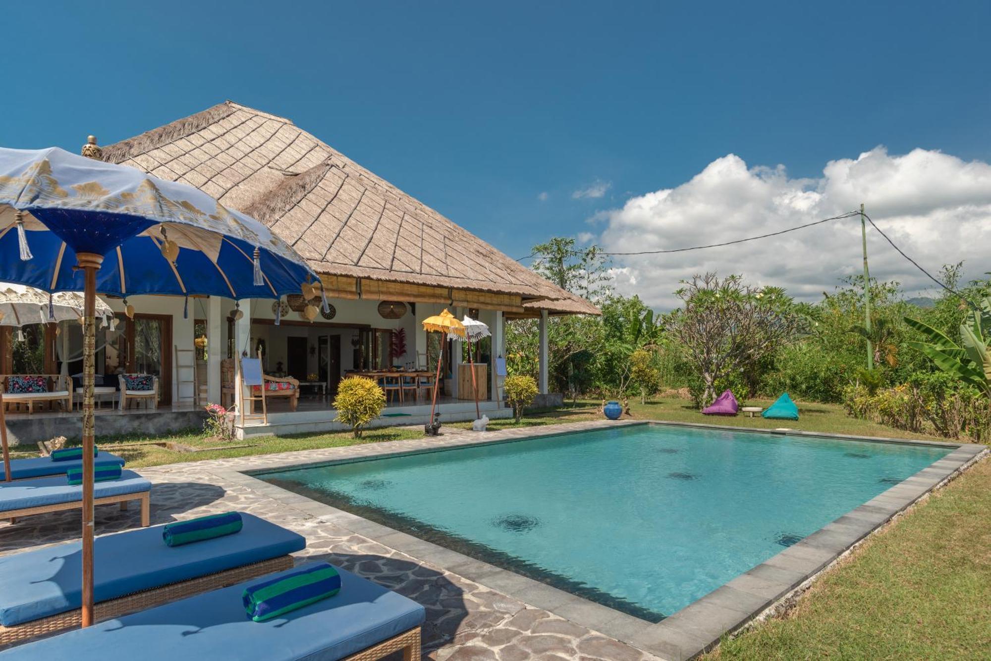 Absolute Beach Front Villa Umeanyar Exterior foto
