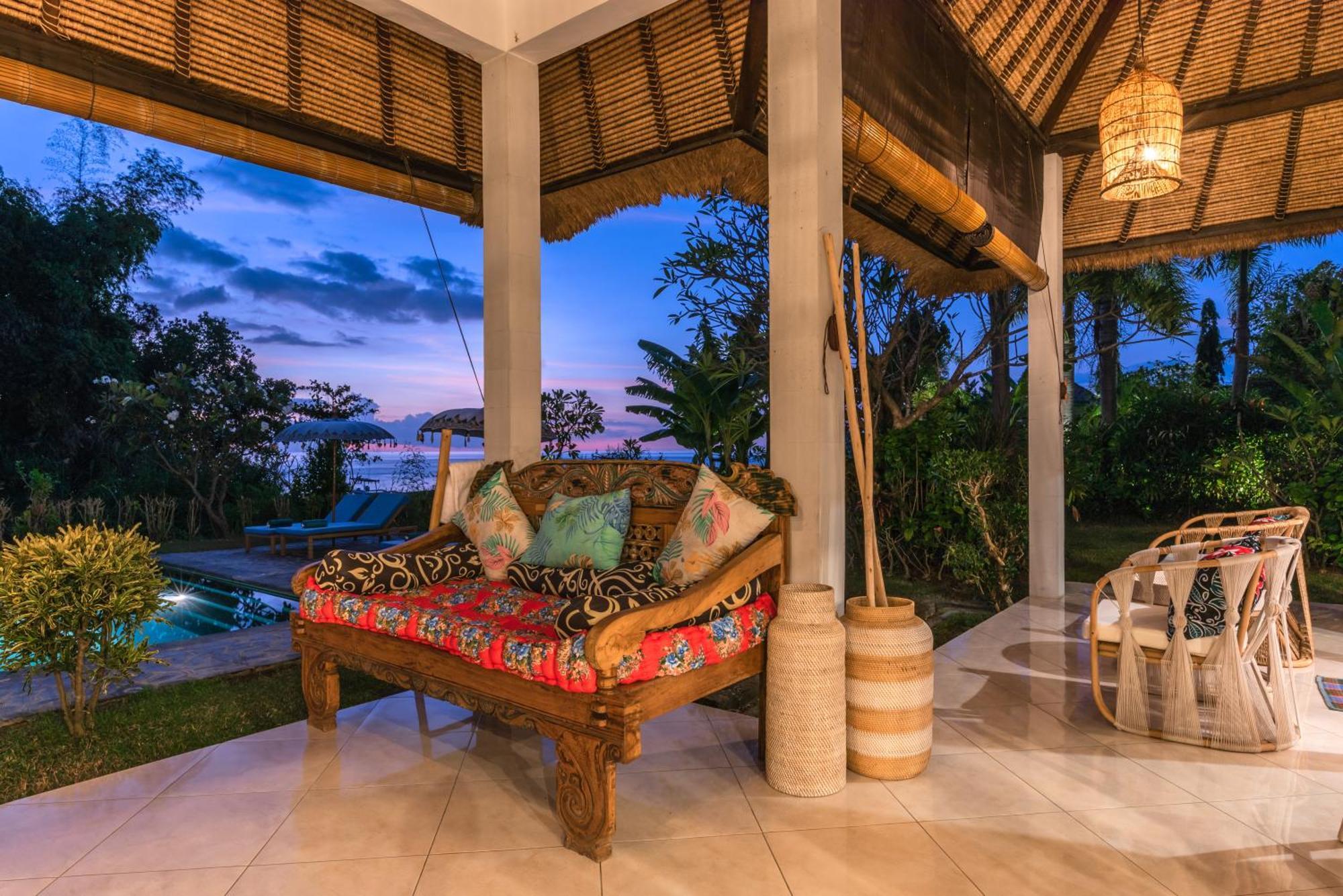 Absolute Beach Front Villa Umeanyar Exterior foto
