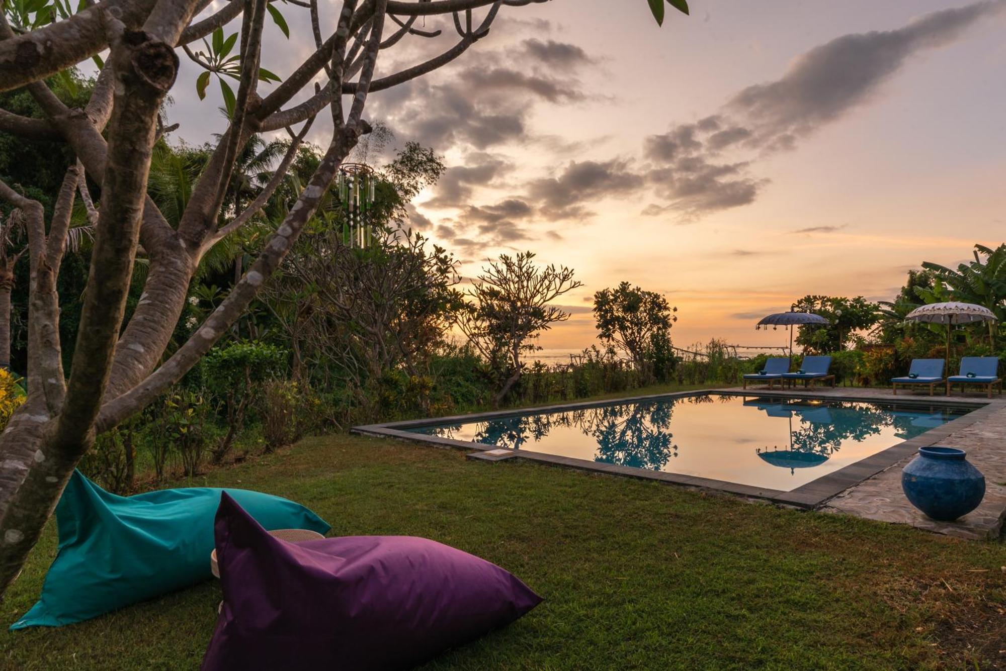 Absolute Beach Front Villa Umeanyar Exterior foto