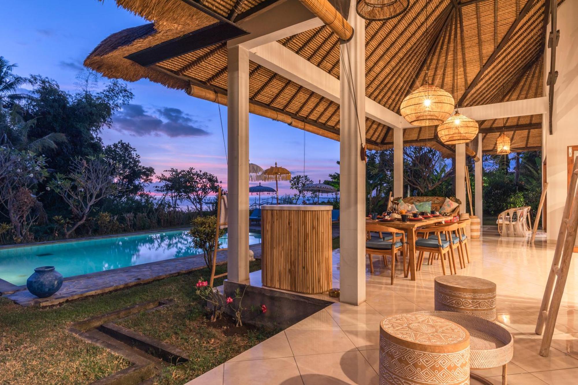 Absolute Beach Front Villa Umeanyar Exterior foto